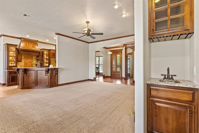 1316 Katelyn Court, Yukon, OK 73099