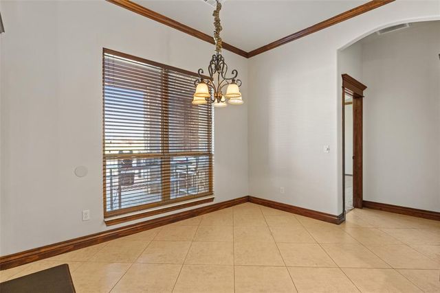 1316 Katelyn Court, Yukon, OK 73099
