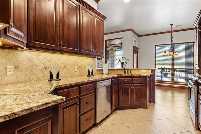 1316 Katelyn Court, Yukon, OK 73099