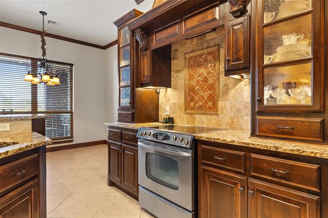 1316 Katelyn Court, Yukon, OK 73099