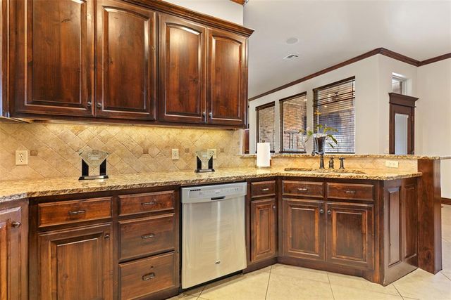 1316 Katelyn Court, Yukon, OK 73099