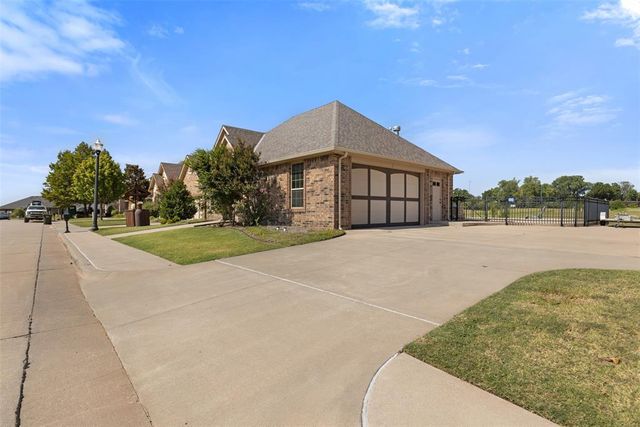 1316 Katelyn Court, Yukon, OK 73099