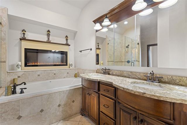 1316 Katelyn Court, Yukon, OK 73099