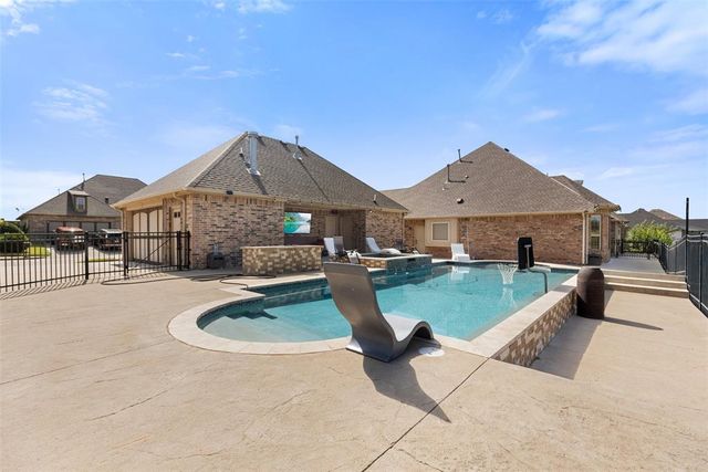 1316 Katelyn Court, Yukon, OK 73099