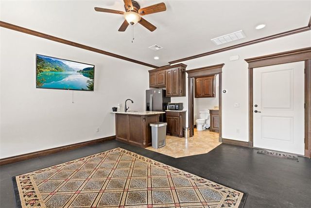 1316 Katelyn Court, Yukon, OK 73099