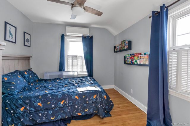 7 Rutgers Place, Merrick, NY 11566