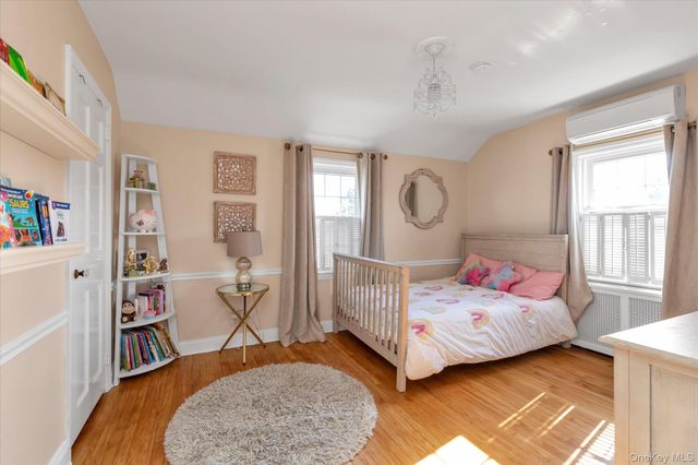 7 Rutgers Place, Merrick, NY 11566