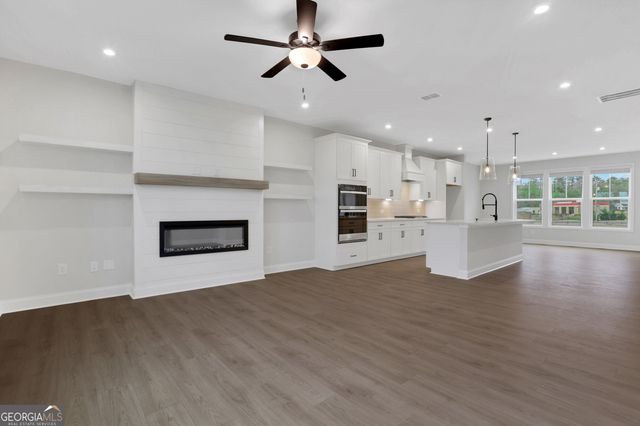 324 Sunset Hollow Street, Sugar Hill, GA 30518