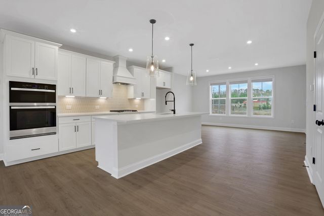 324 Sunset Hollow Street, Sugar Hill, GA 30518