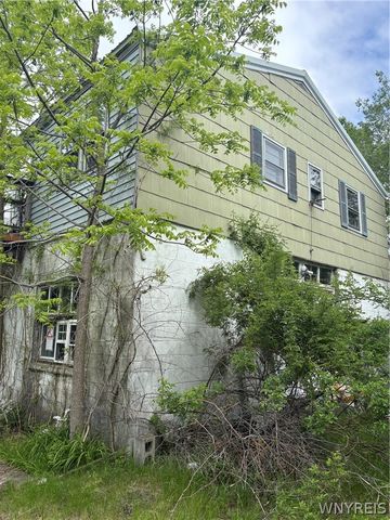 1245 Saunders Sett Road, Lewiston, NY 14305