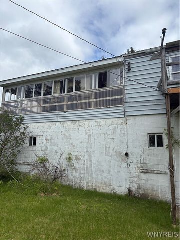 1245 Saunders Sett Road, Lewiston, NY 14305