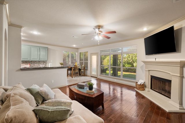 8222 Holly Hock Drive, Arlington, TX 76001