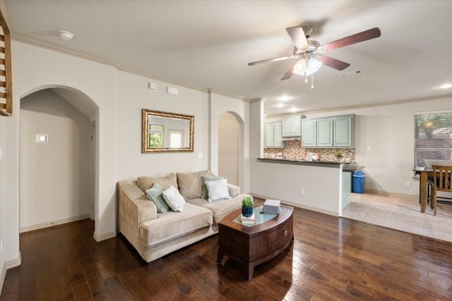 8222 Holly Hock Drive, Arlington, TX 76001