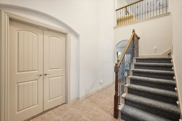 8222 Holly Hock Drive, Arlington, TX 76001