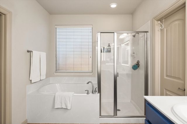 8222 Holly Hock Drive, Arlington, TX 76001