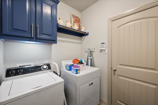 8222 Holly Hock Drive, Arlington, TX 76001