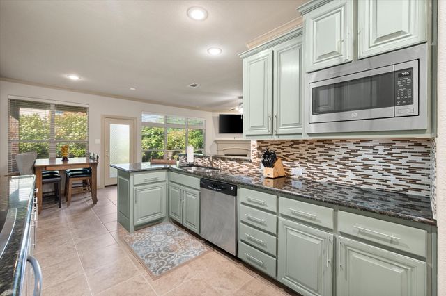 8222 Holly Hock Drive, Arlington, TX 76001