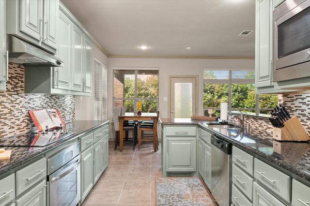 8222 Holly Hock Drive, Arlington, TX 76001