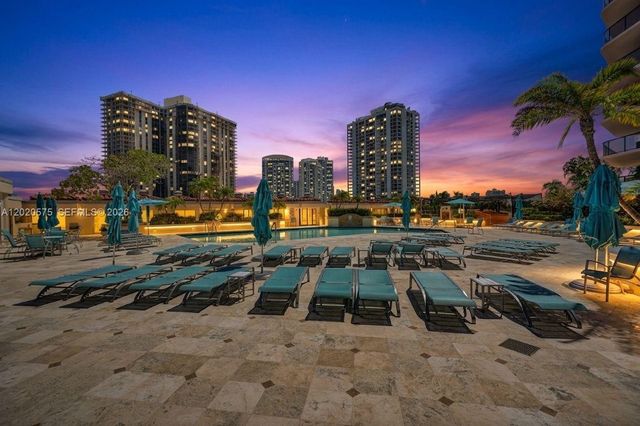 19667 Turnberry Way 10C, Aventura, FL 33180