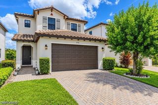 8732 Madrid CIR, Naples, FL 34104