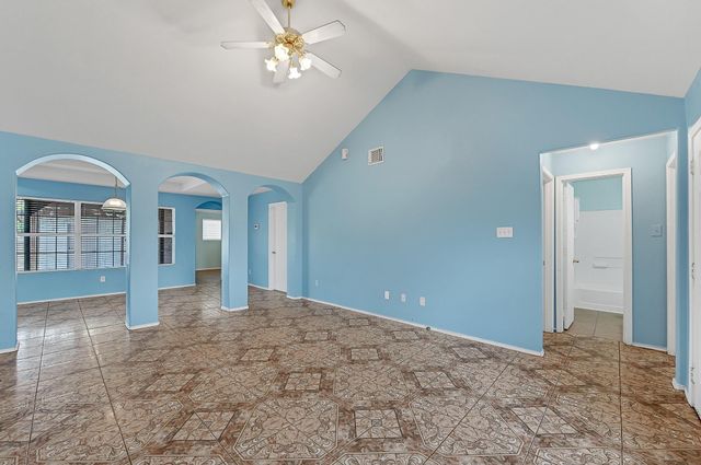5518 Rio Ramos Street, Rosharon, TX 77583
