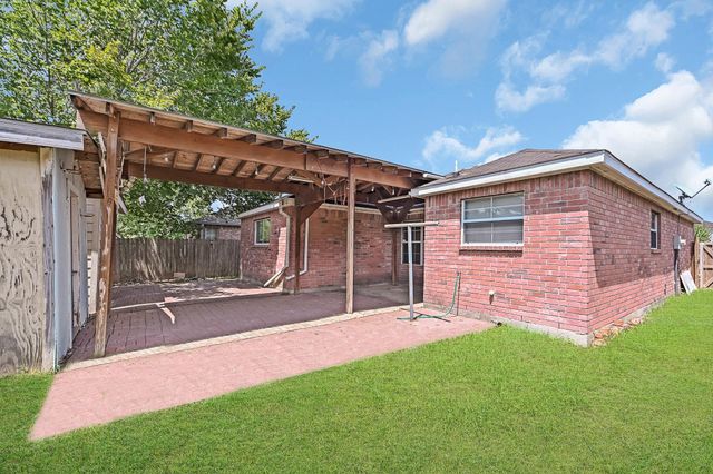 5518 Rio Ramos Street, Rosharon, TX 77583