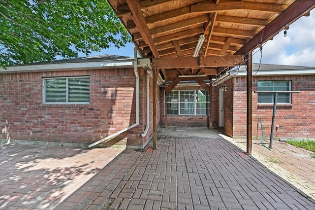 5518 Rio Ramos Street, Rosharon, TX 77583