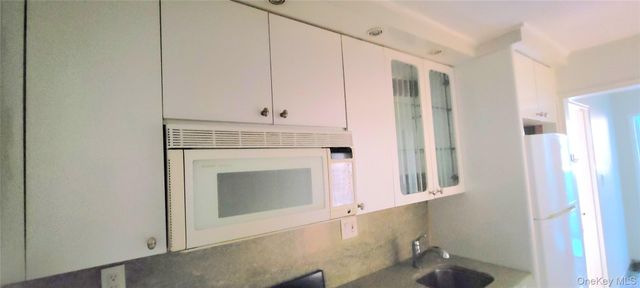 65-35 Yellowstone Boulevard 1D, Forest Hills, NY 11375