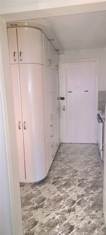 65-35 Yellowstone Boulevard 1D, Forest Hills, NY 11375