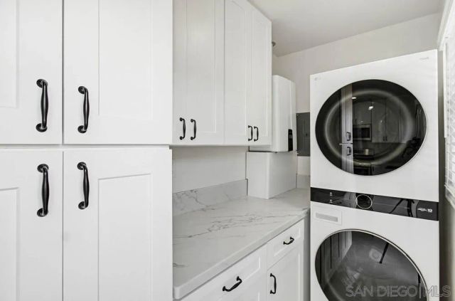 1852 Chalcedony, San Diego, CA 92109