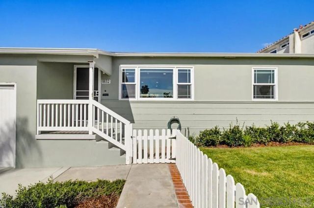 1852 Chalcedony, San Diego, CA 92109