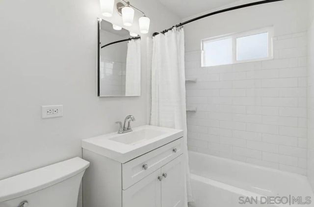 1852 Chalcedony, San Diego, CA 92109