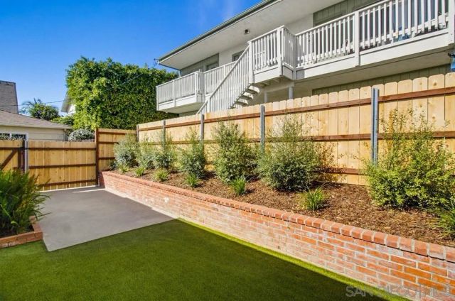1852 Chalcedony, San Diego, CA 92109