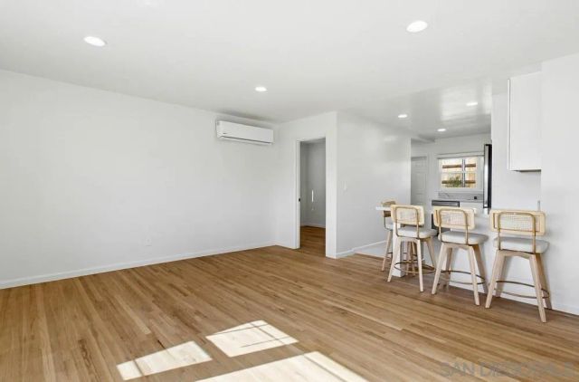 1852 Chalcedony, San Diego, CA 92109