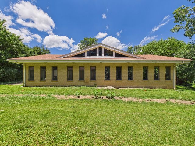 94 Old Creek Road, Palos Park, IL 60464