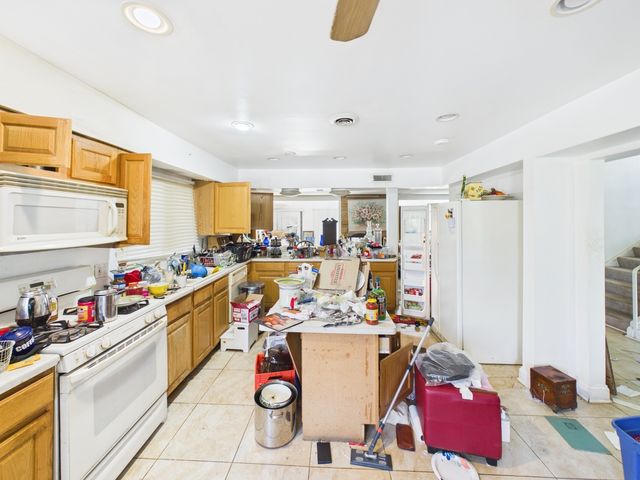 94 Old Creek Road, Palos Park, IL 60464