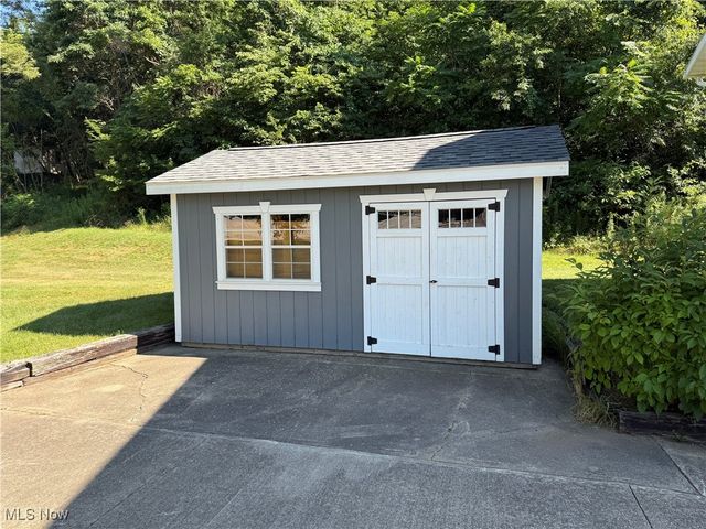 2993 Brightwood Road SE, New Philadelphia, OH 44663