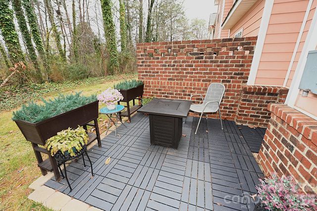 1360 21st Avenue NE, Hickory, NC 28601