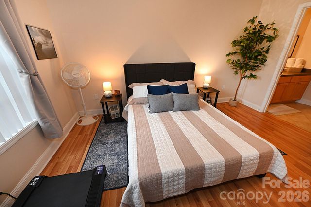 1360 21st Avenue NE, Hickory, NC 28601