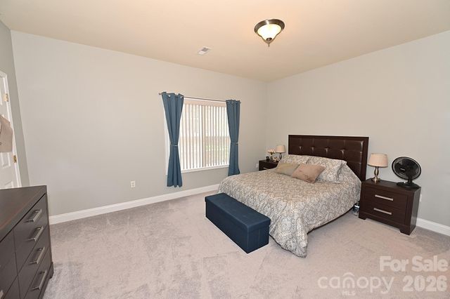 1360 21st Avenue NE, Hickory, NC 28601