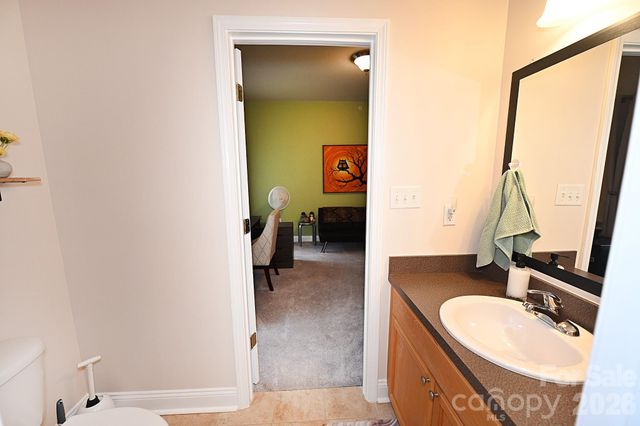 1360 21st Avenue NE, Hickory, NC 28601