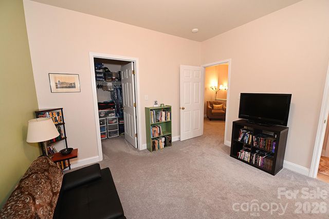 1360 21st Avenue NE, Hickory, NC 28601