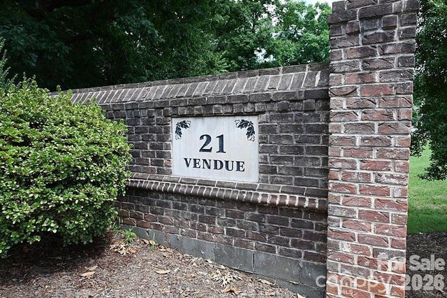 1360 21st Avenue NE, Hickory, NC 28601