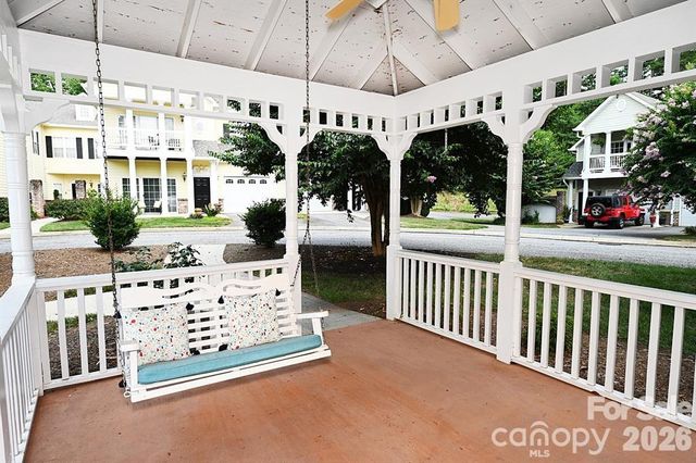 1360 21st Avenue NE, Hickory, NC 28601