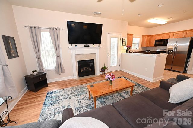 1360 21st Avenue NE, Hickory, NC 28601