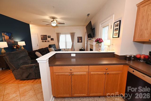 1360 21st Avenue NE, Hickory, NC 28601