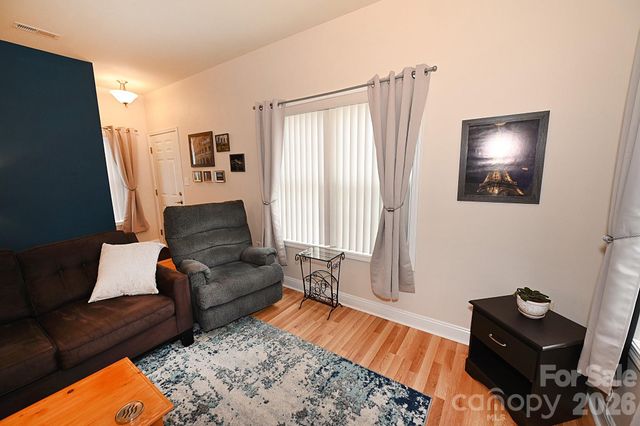 1360 21st Avenue NE, Hickory, NC 28601