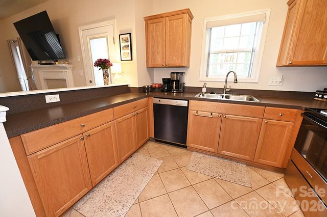 1360 21st Avenue NE, Hickory, NC 28601