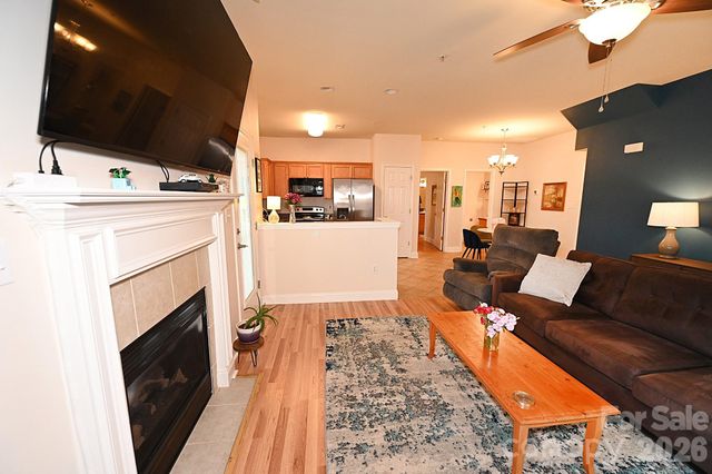 1360 21st Avenue NE, Hickory, NC 28601