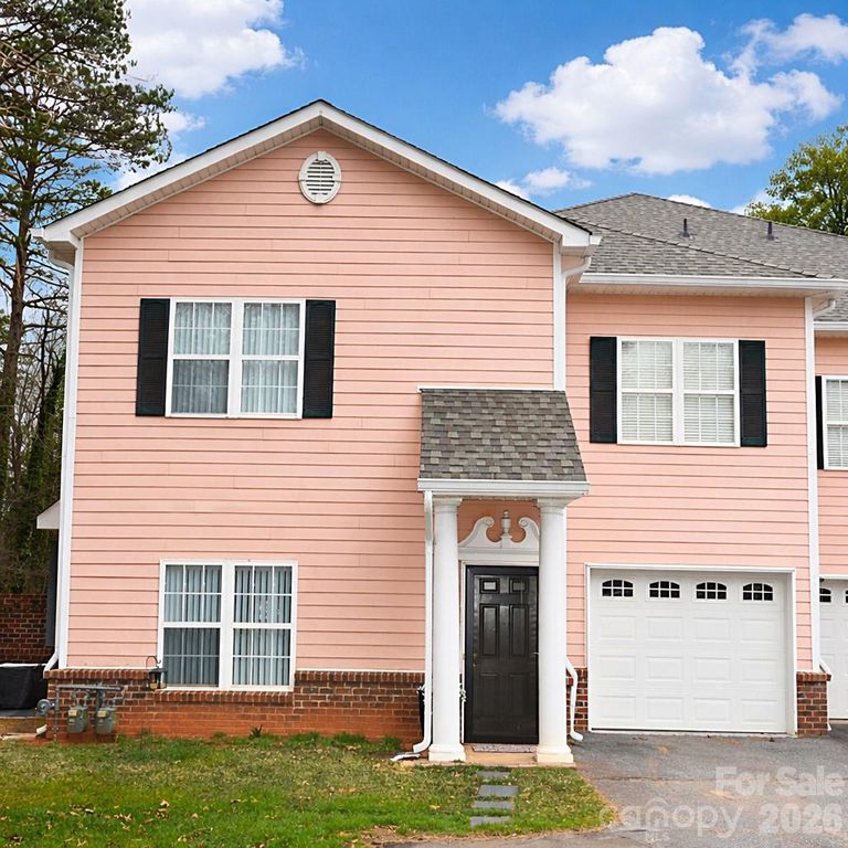 1360 21st Avenue NE, Hickory, NC 28601